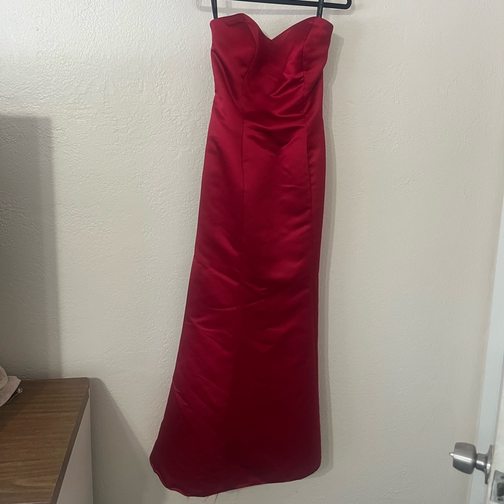 Beautiful deep red Bill Levcoff classic dress. Fits like an XS or 0-2.